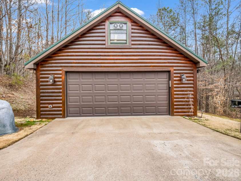 190 Observation Ridge, Rutherfordton, NC 28139.  MLS# CAR4351178, YatesRealty ID 13668. Detached 2 Car Garage