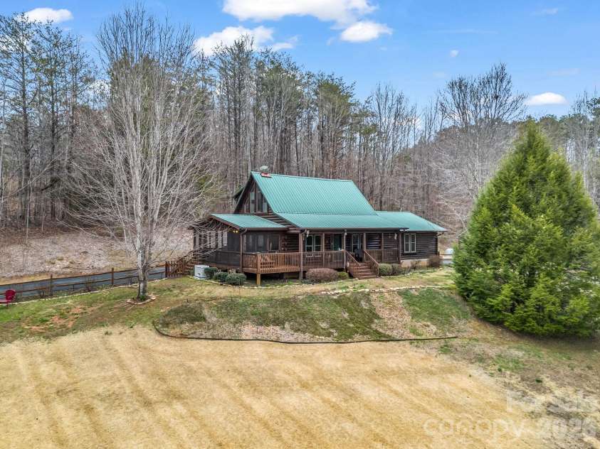 190 Observation Ridge, Rutherfordton, NC 28139.  MLS# CAR4351178, YatesRealty ID 13668. Front of Cabin