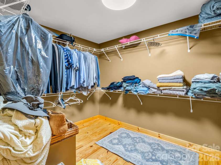 190 Observation Ridge, Rutherfordton, NC 28139.  MLS# CAR4351178, YatesRealty ID 13668. Primary Walk in Closet