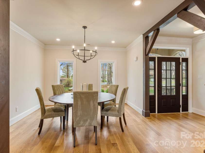 239 Paradise Peninsula Road, Mooresville, NC 28117.  MLS# CAR4242149, YatesRealty ID 13668. Foyer/Dining Room