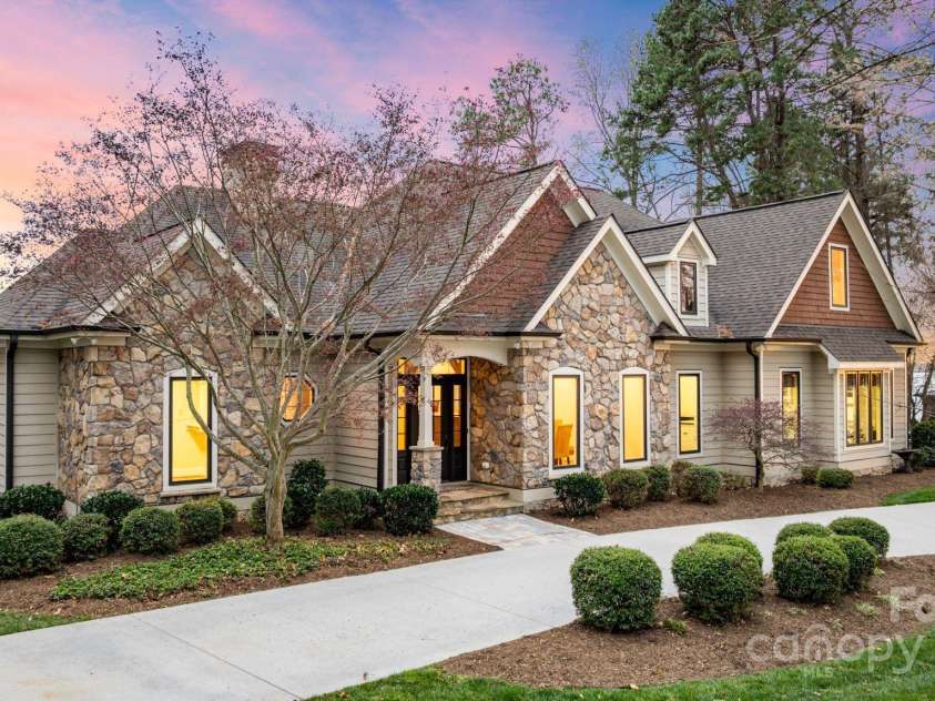 239 Paradise Peninsula Road, Mooresville, NC 28117.  MLS# CAR4242149, YatesRealty ID 13668. Front Exterior