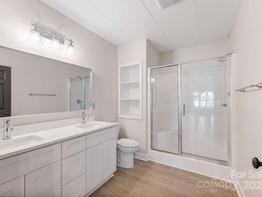 239 Paradise Peninsula Road, Mooresville, NC 28117.  MLS# CAR4242149, YatesRealty ID 13668. Lower Level Bath