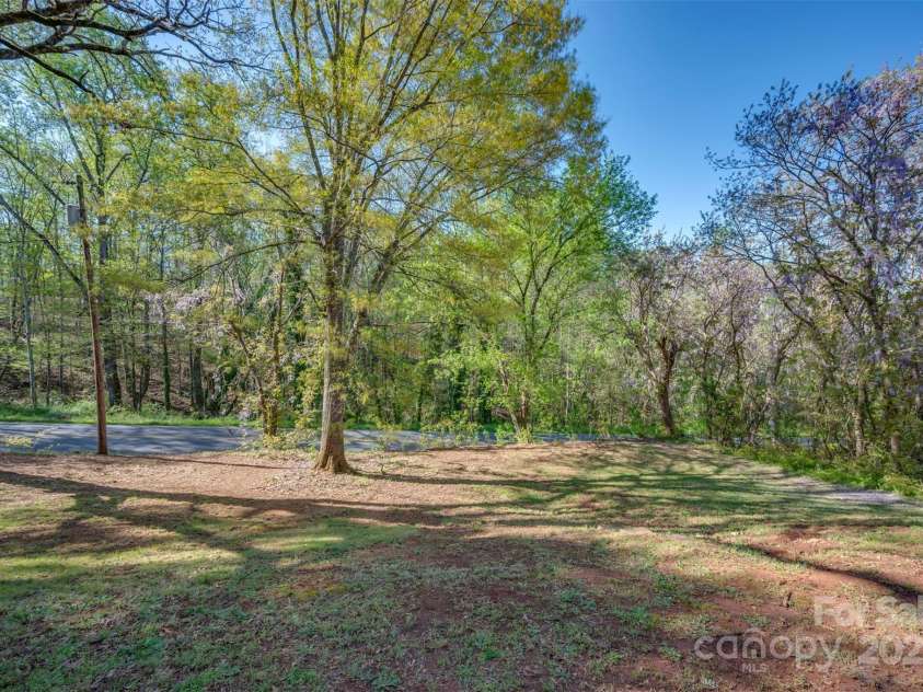 176 Cliffside Street, Mooresboro, NC 28114.  MLS# CAR4245649, YatesRealty ID 13669. 