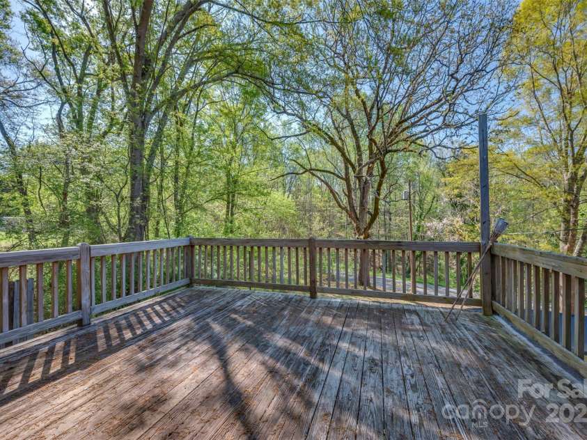176 Cliffside Street, Mooresboro, NC 28114.  MLS# CAR4245649, YatesRealty ID 13669. 