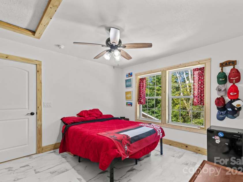 1036 Williamsburg Drive, Lenoir, NC 28645.  MLS# CAR4314189, YatesRealty ID 1367. 