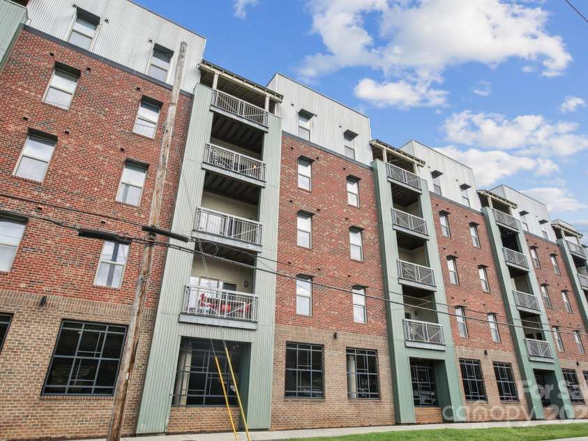 630 Calvert Street, Charlotte, NC 28208.  MLS# CAR4274131, YatesRealty ID 1367. 