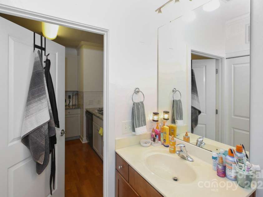 630 Calvert Street, Charlotte, NC 28208.  MLS# CAR4274131, YatesRealty ID 1367. 