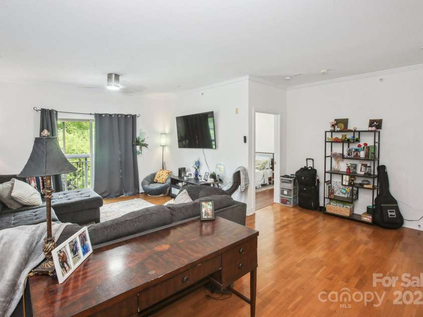 630 Calvert Street, Charlotte, NC 28208.  MLS# CAR4274131, YatesRealty ID 1367. 