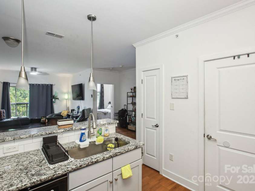 630 Calvert Street, Charlotte, NC 28208.  MLS# CAR4274131, YatesRealty ID 1367. 