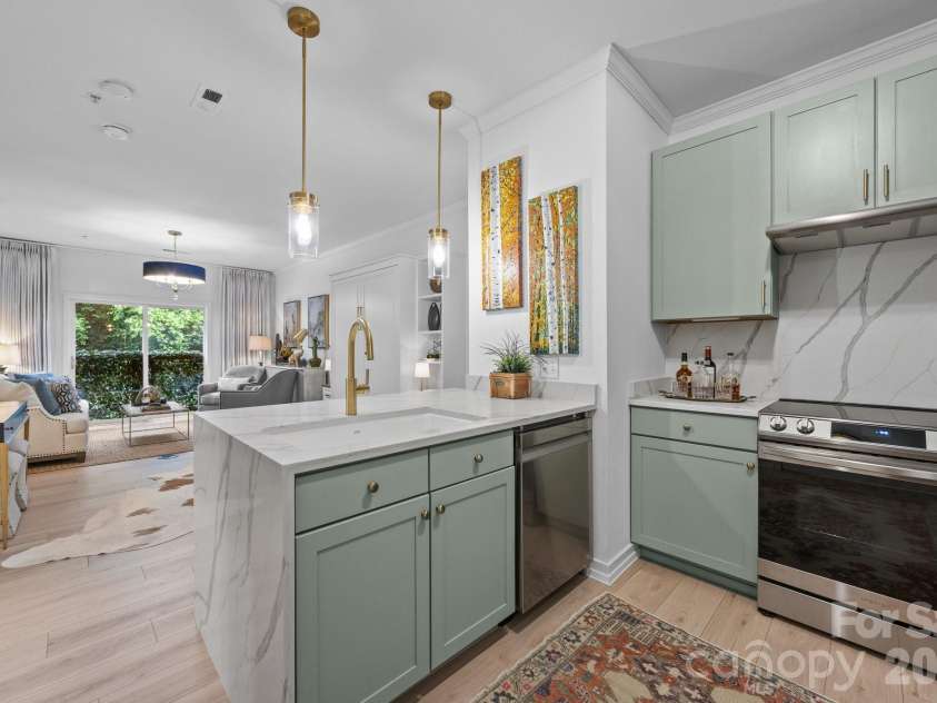 630 Calvert Street, Charlotte, NC 28208.  MLS# CAR4362976, YatesRealty ID 1367. 