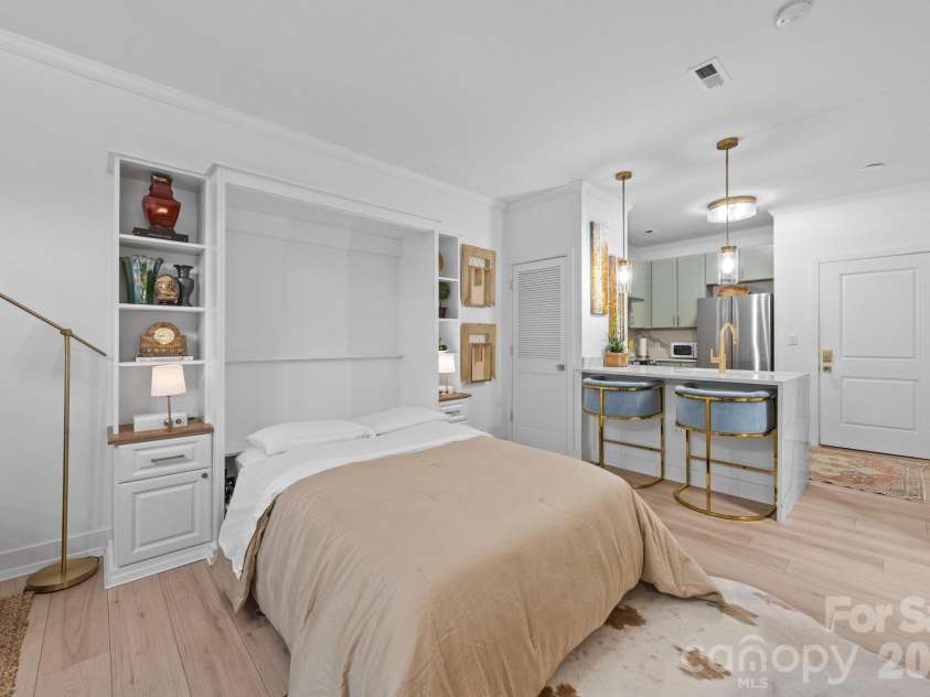 630 Calvert Street, Charlotte, NC 28208.  MLS# CAR4362976, YatesRealty ID 1367. 