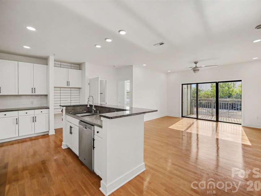 630 Calvert Street, Charlotte, NC 28208.  MLS# CAR4430308, YatesRealty ID 1367. Open Floor Plan
