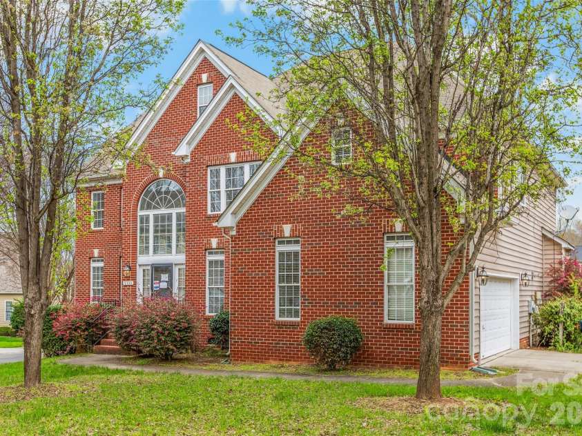 9333 Standerwick Lane, Huntersville, NC 28078.  MLS# CAR4360841, YatesRealty ID 13670. 