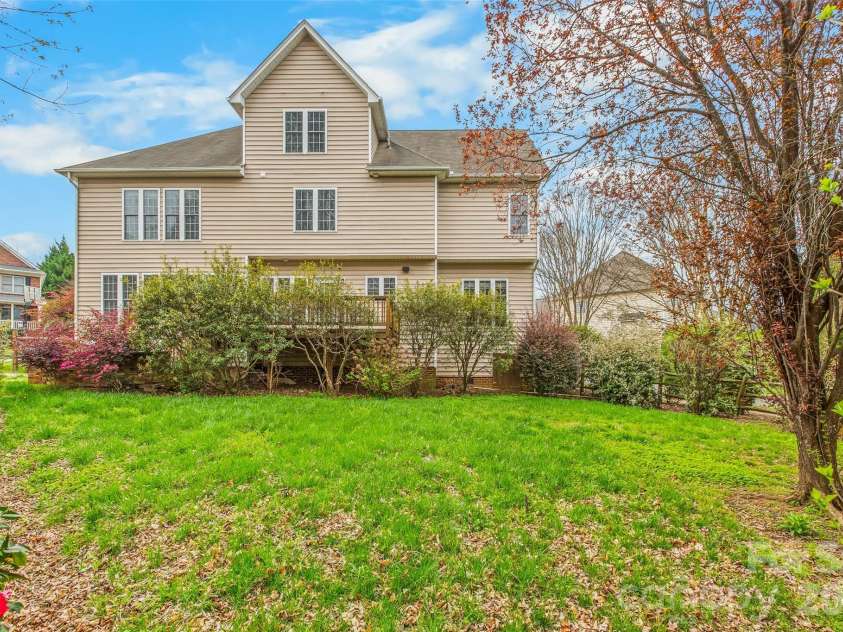 9333 Standerwick Lane, Huntersville, NC 28078.  MLS# CAR4360841, YatesRealty ID 13670. 