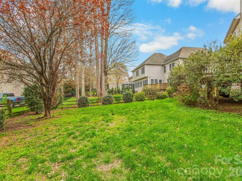 9333 Standerwick Lane, Huntersville, NC 28078.  MLS# CAR4360841, YatesRealty ID 13670. 