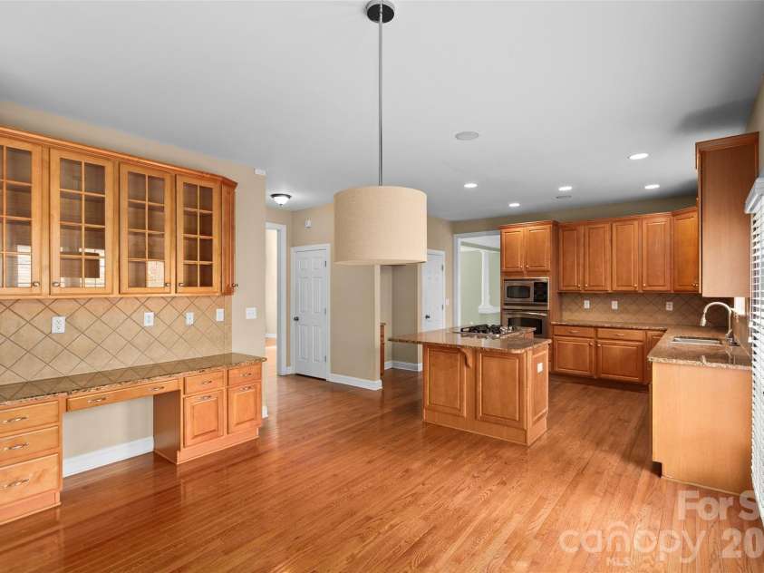9333 Standerwick Lane, Huntersville, NC 28078.  MLS# CAR4360841, YatesRealty ID 13670. 