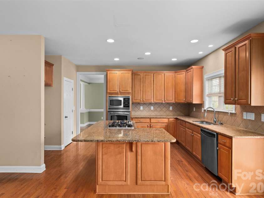 9333 Standerwick Lane, Huntersville, NC 28078.  MLS# CAR4360841, YatesRealty ID 13670. 