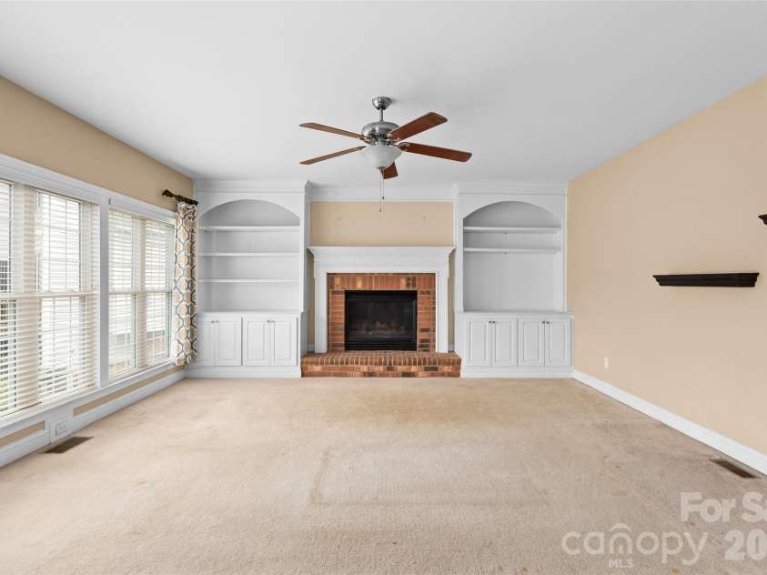 9333 Standerwick Lane, Huntersville, NC 28078.  MLS# CAR4360841, YatesRealty ID 13670. 