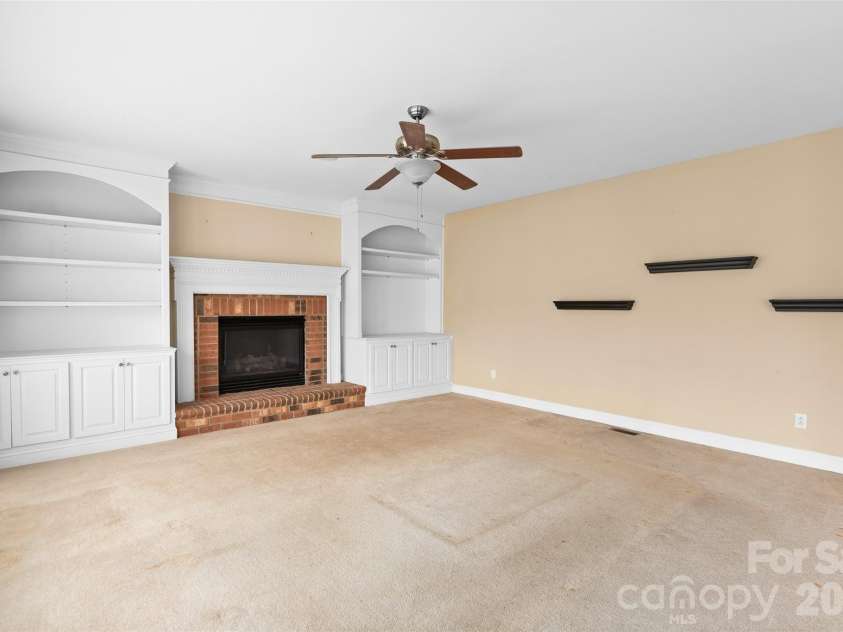 9333 Standerwick Lane, Huntersville, NC 28078.  MLS# CAR4360841, YatesRealty ID 13670. 