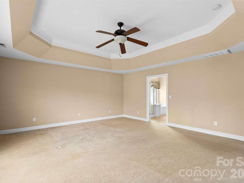 9333 Standerwick Lane, Huntersville, NC 28078.  MLS# CAR4360841, YatesRealty ID 13670. 
