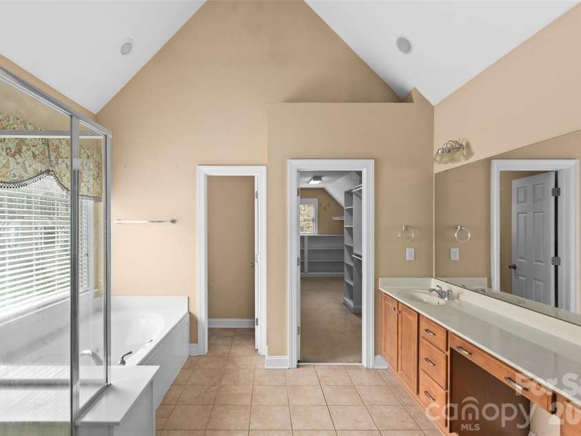9333 Standerwick Lane, Huntersville, NC 28078.  MLS# CAR4360841, YatesRealty ID 13670. 