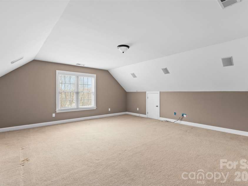 9333 Standerwick Lane, Huntersville, NC 28078.  MLS# CAR4360841, YatesRealty ID 13670. 