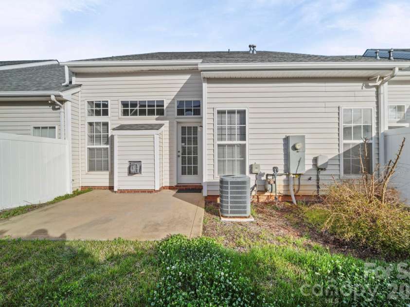 617 Colbert Way, Fort Mill, SC 29715.  MLS# CAR4357160, YatesRealty ID 13671. 