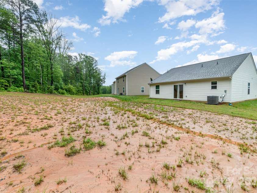 3138 Maple Ridge Drive, Gastonia, NC 28052.  MLS# CAR4251202, YatesRealty ID 13672. 