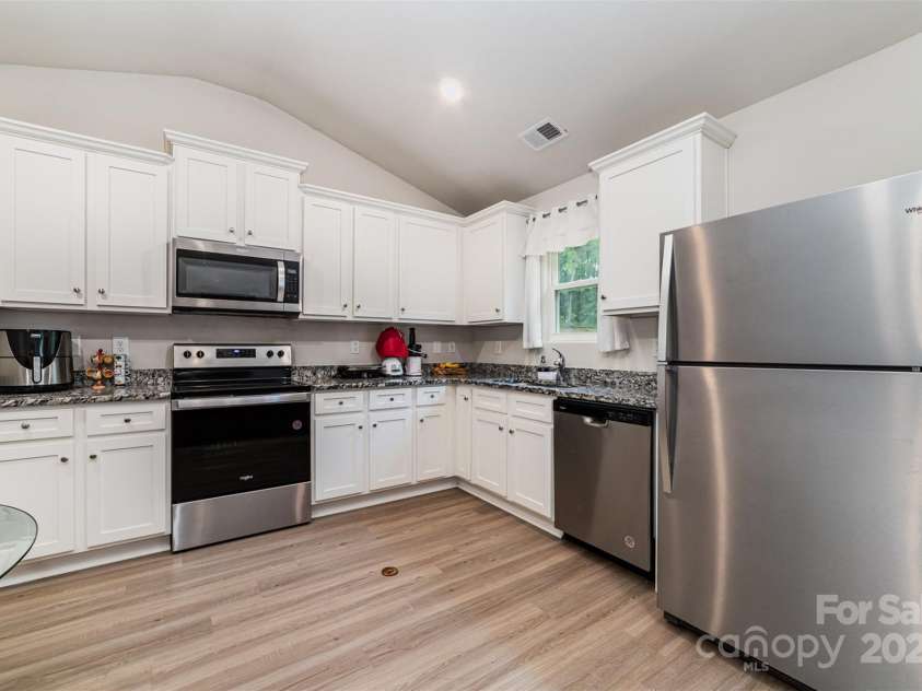 3138 Maple Ridge Drive, Gastonia, NC 28052.  MLS# CAR4251202, YatesRealty ID 13672. 