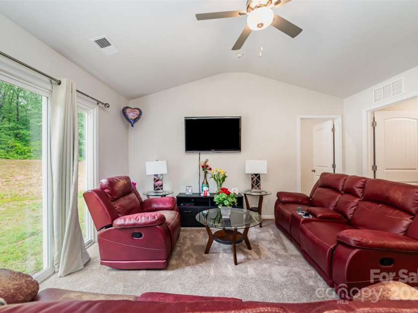 3138 Maple Ridge Drive, Gastonia, NC 28052.  MLS# CAR4251202, YatesRealty ID 13672. 