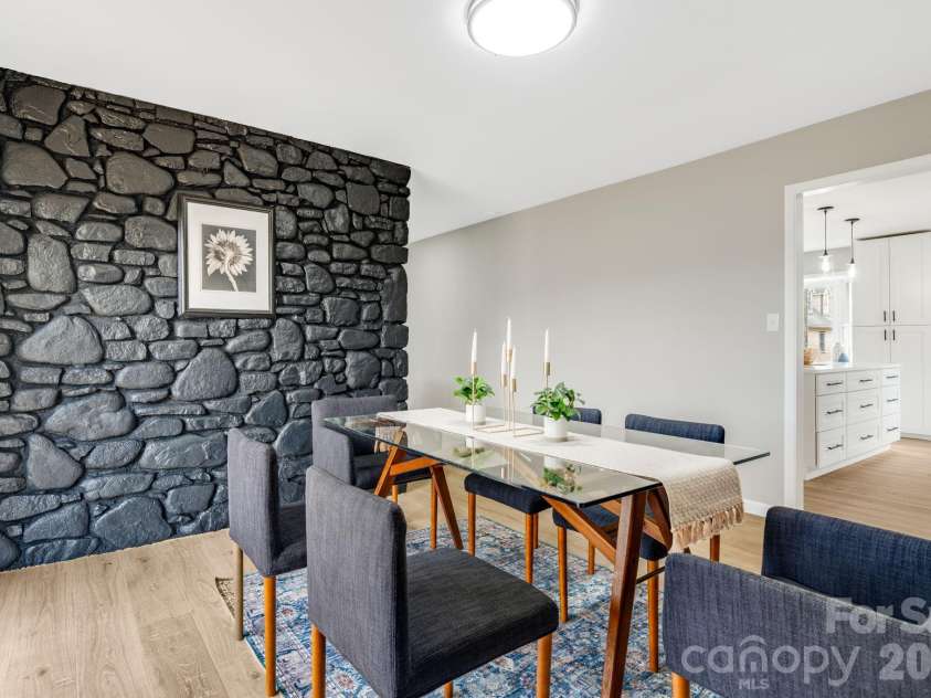 15 Kent Street, Asheville, NC 28803.  MLS# CAR4365856, YatesRealty ID 13673. 