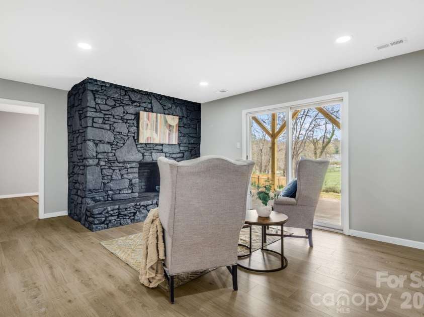 15 Kent Street, Asheville, NC 28803.  MLS# CAR4365856, YatesRealty ID 13673. 