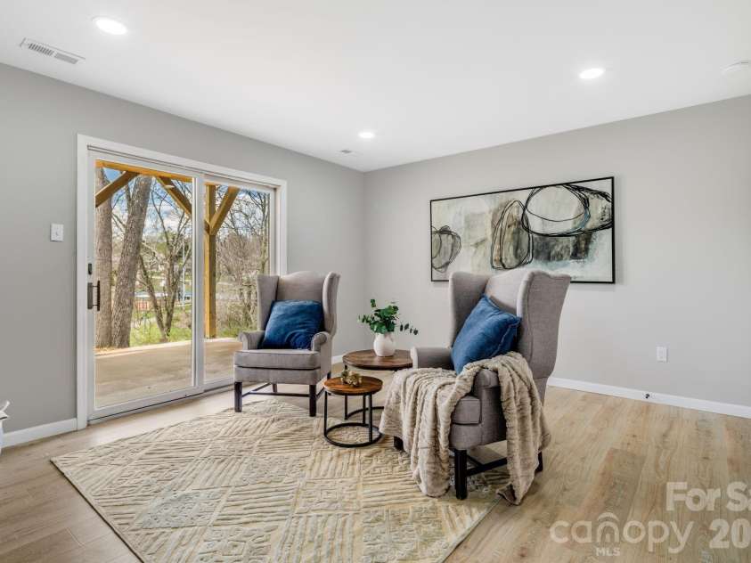 15 Kent Street, Asheville, NC 28803.  MLS# CAR4365856, YatesRealty ID 13673. 