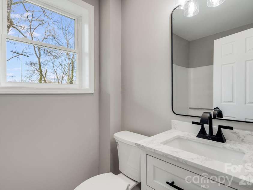15 Kent Street, Asheville, NC 28803.  MLS# CAR4365856, YatesRealty ID 13673. 