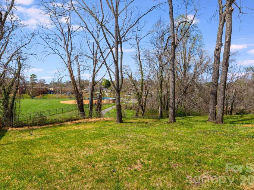 15 Kent Street, Asheville, NC 28803.  MLS# CAR4365856, YatesRealty ID 13673. 