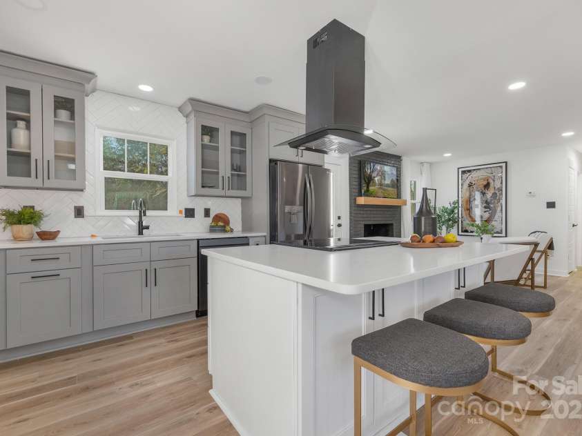 7215 Kilcullen Drive, Charlotte, NC 28270.  MLS# CAR4228443, YatesRealty ID 13673. 