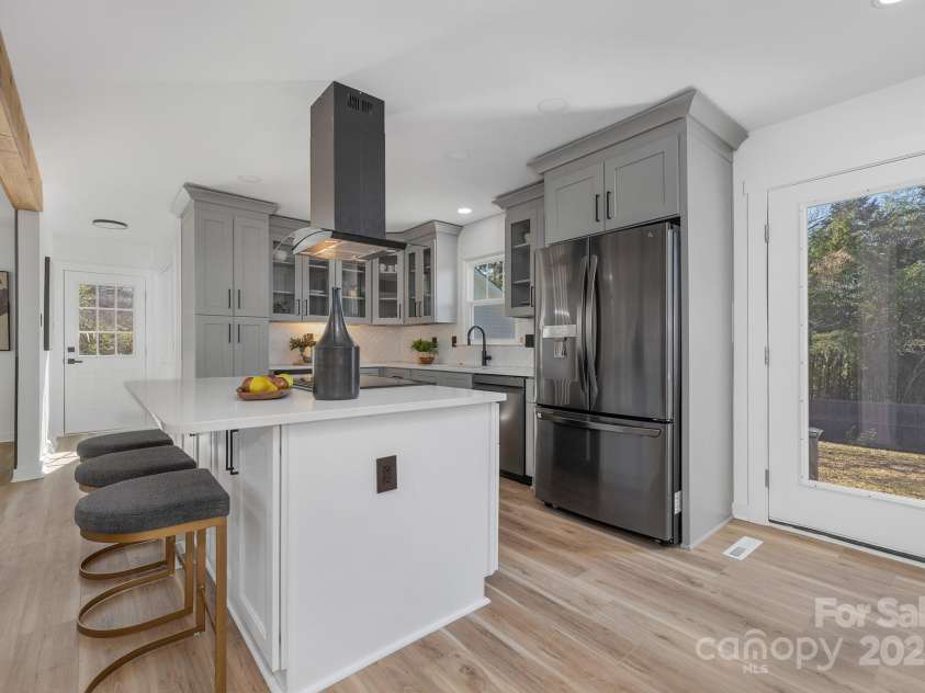 7215 Kilcullen Drive, Charlotte, NC 28270.  MLS# CAR4228443, YatesRealty ID 13673. 