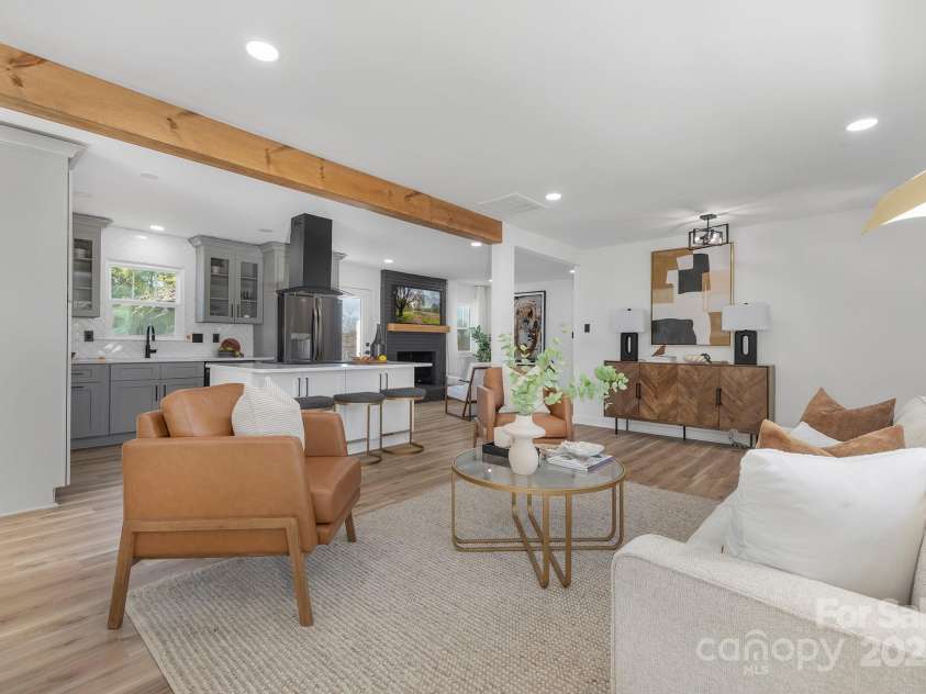 7215 Kilcullen Drive, Charlotte, NC 28270.  MLS# CAR4228443, YatesRealty ID 13673. 