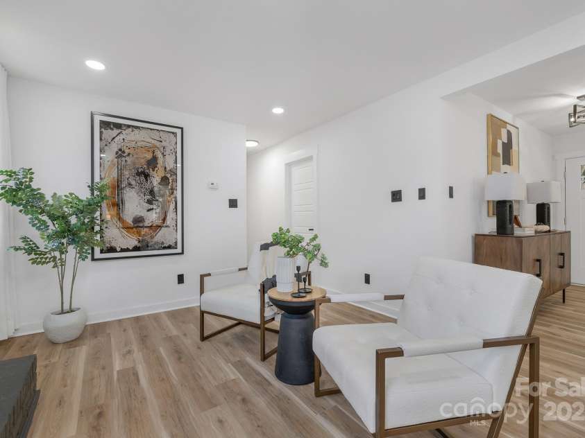 7215 Kilcullen Drive, Charlotte, NC 28270.  MLS# CAR4228443, YatesRealty ID 13673. 