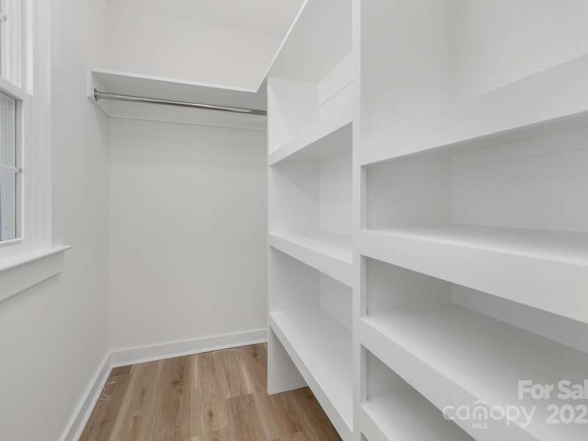 7215 Kilcullen Drive, Charlotte, NC 28270.  MLS# CAR4228443, YatesRealty ID 13673. 