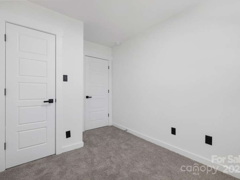 7215 Kilcullen Drive, Charlotte, NC 28270.  MLS# CAR4228443, YatesRealty ID 13673. 