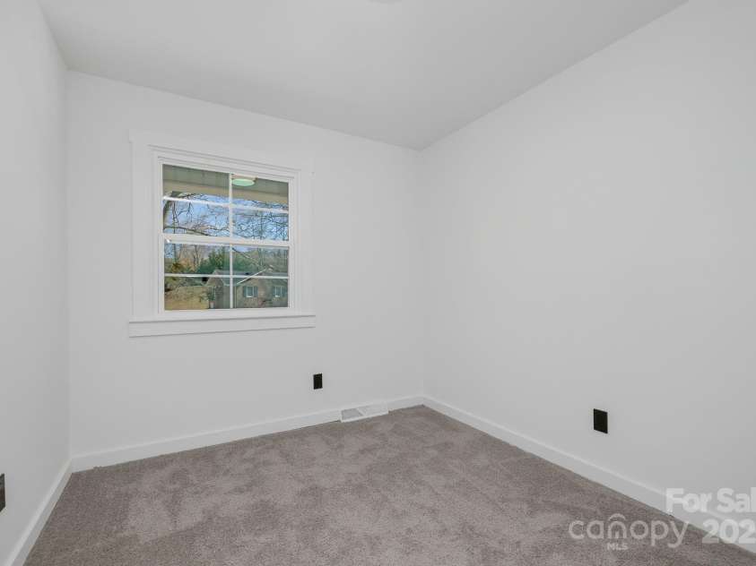 7215 Kilcullen Drive, Charlotte, NC 28270.  MLS# CAR4228443, YatesRealty ID 13673. 