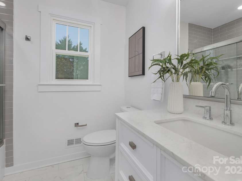 7215 Kilcullen Drive, Charlotte, NC 28270.  MLS# CAR4228443, YatesRealty ID 13673. 