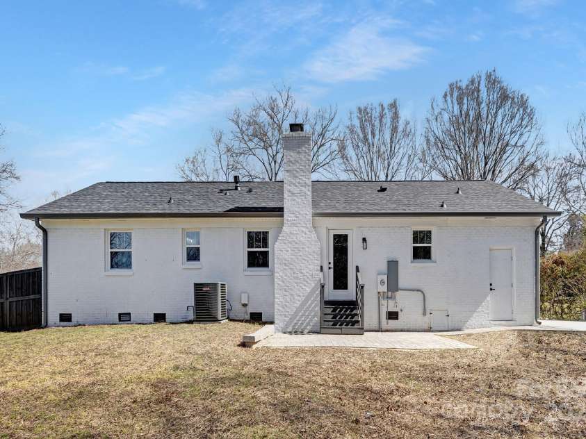 7215 Kilcullen Drive, Charlotte, NC 28270.  MLS# CAR4228443, YatesRealty ID 13673. 