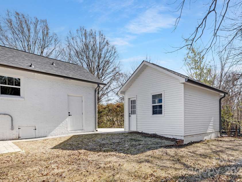 7215 Kilcullen Drive, Charlotte, NC 28270.  MLS# CAR4228443, YatesRealty ID 13673. 