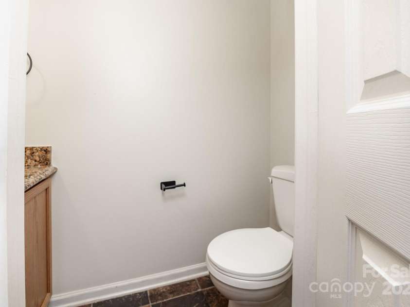 7607 Petrea Lane, Charlotte, NC 28227.  MLS# CAR4248410, YatesRealty ID 13674. 