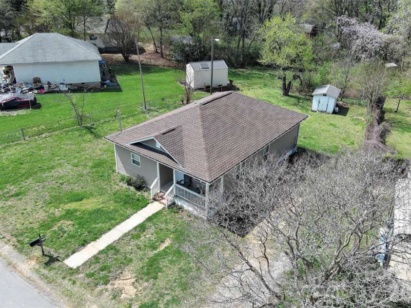 216 Winget Circle, Gastonia, NC 28054.  MLS# CAR4362264, YatesRealty ID 13675. 