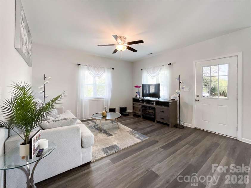 216 Winget Circle, Gastonia, NC 28054.  MLS# CAR4362264, YatesRealty ID 13675. 