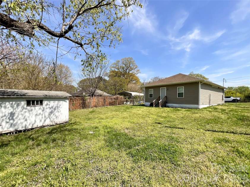 216 Winget Circle, Gastonia, NC 28054.  MLS# CAR4362264, YatesRealty ID 13675. 