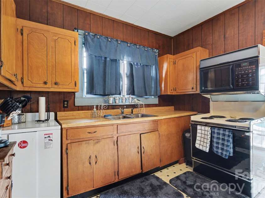 7 Stowe Street, Lowell, NC 28098.  MLS# CAR4353479, YatesRealty ID 13676. 